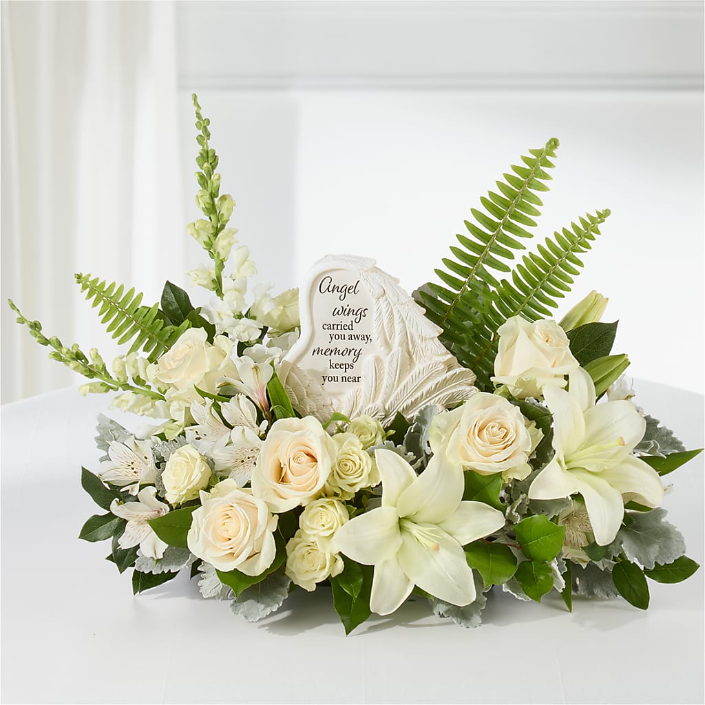 Holding You Close Arrangement – Wilderness Treasures, Pickford MI