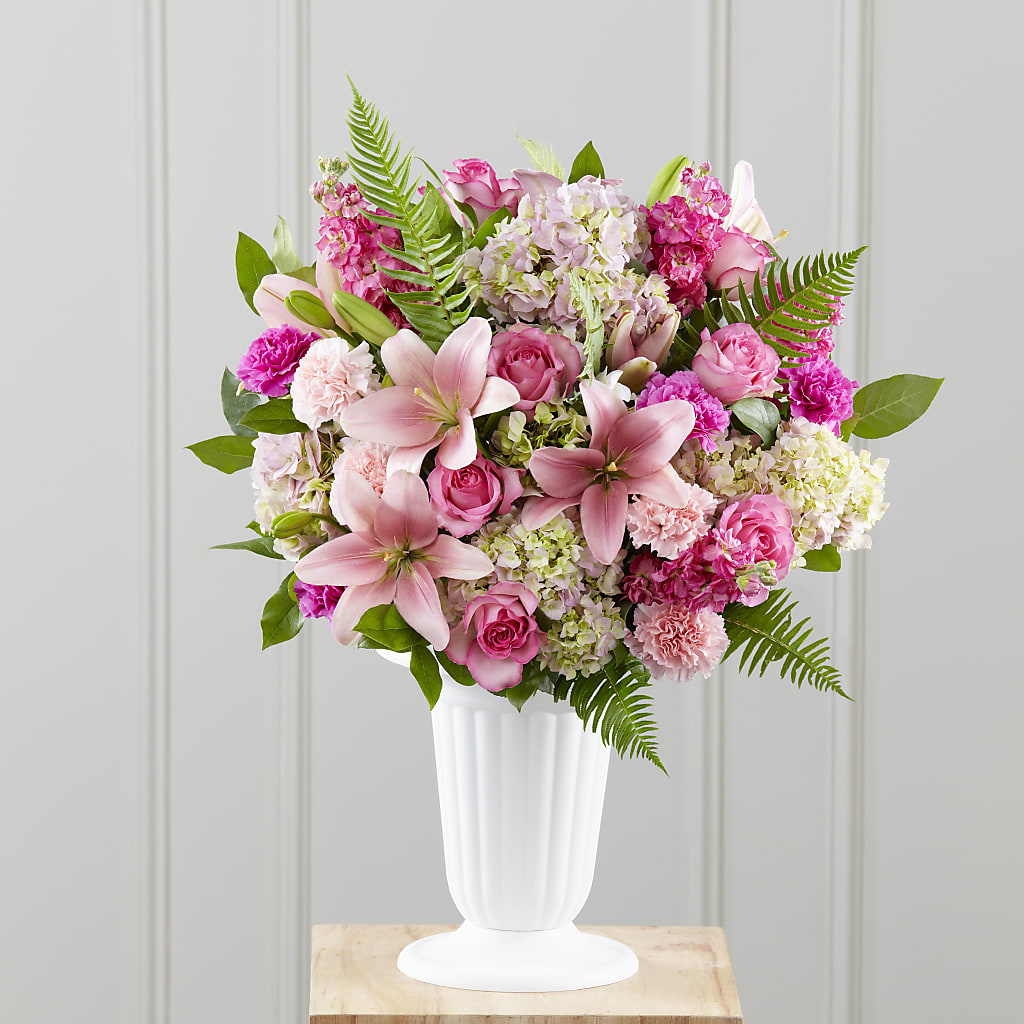 Never-Ending Love Arrangement – Wilderness Treasures, Pickford MI