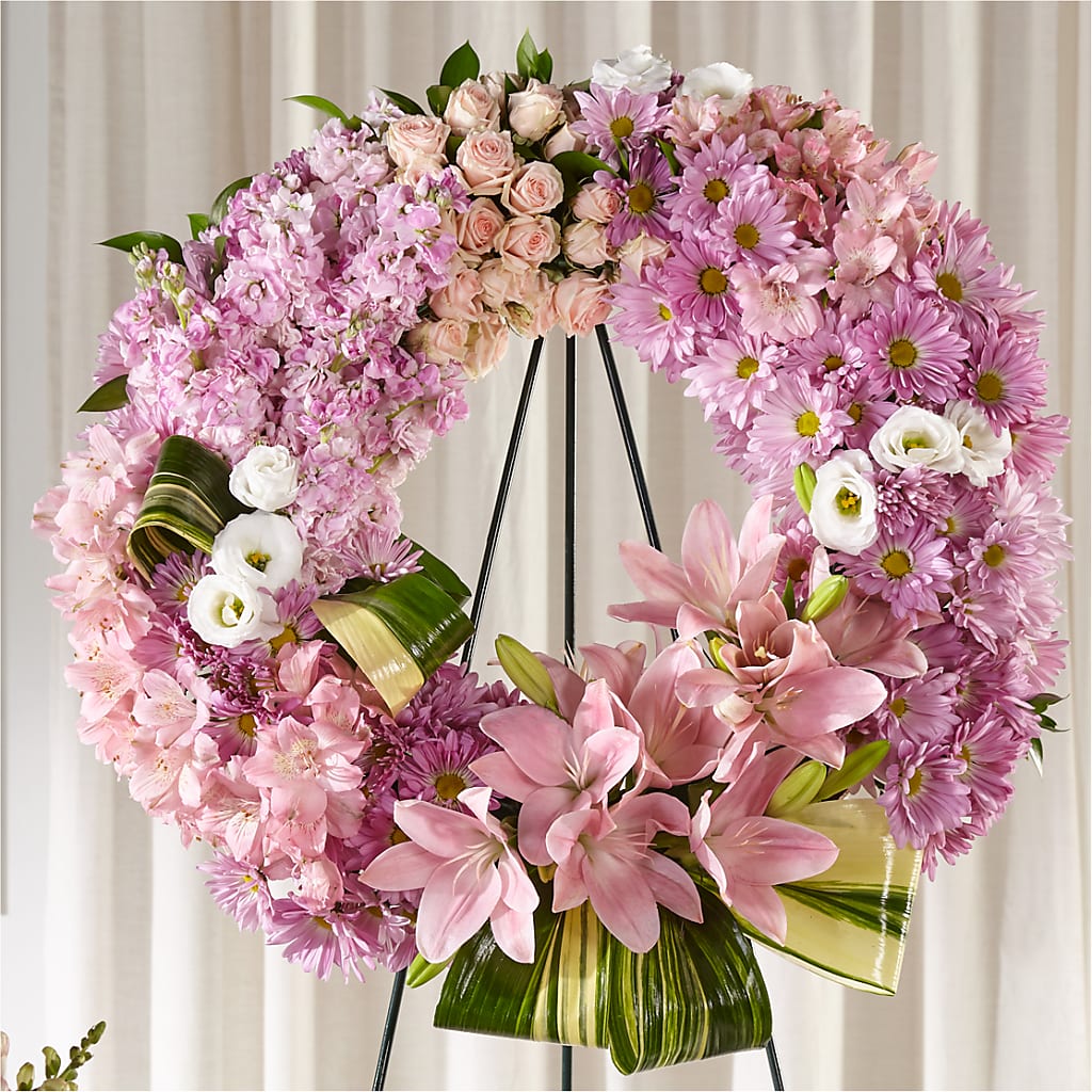 Gift of Warmth Wreath – Wilderness Treasures, Pickford MI