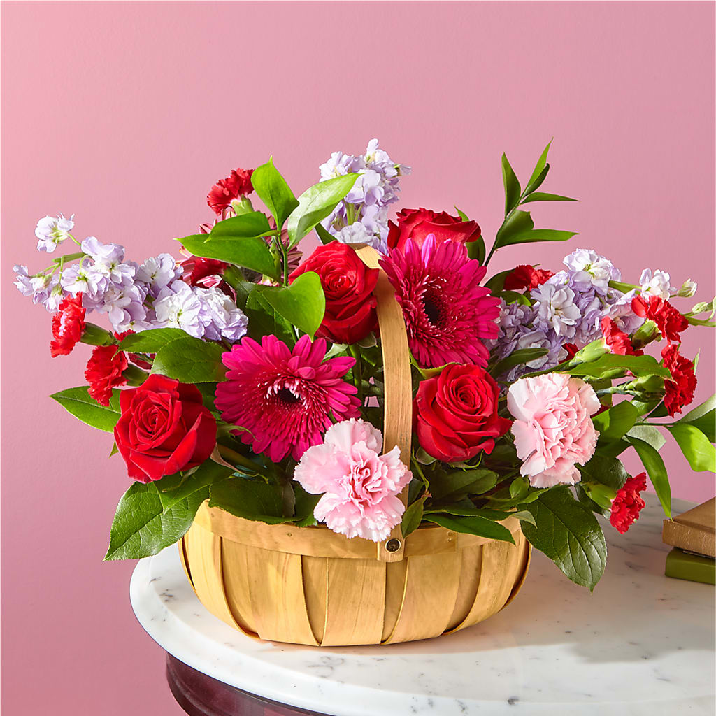 Pink Picnic Basket – Wilderness Treasures, Pickford MI
