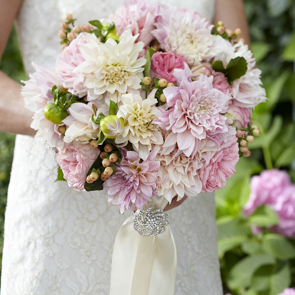 Heart's Promise Bouquet – Wilderness Treasures, Pickford MI