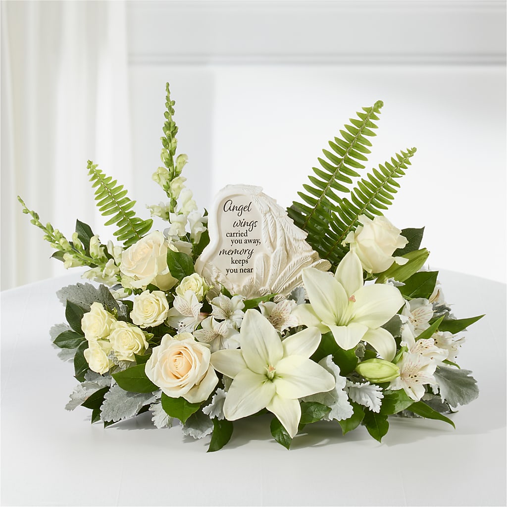 Holding You Close Arrangement –  Wilderness Treasures, Pickford MI
