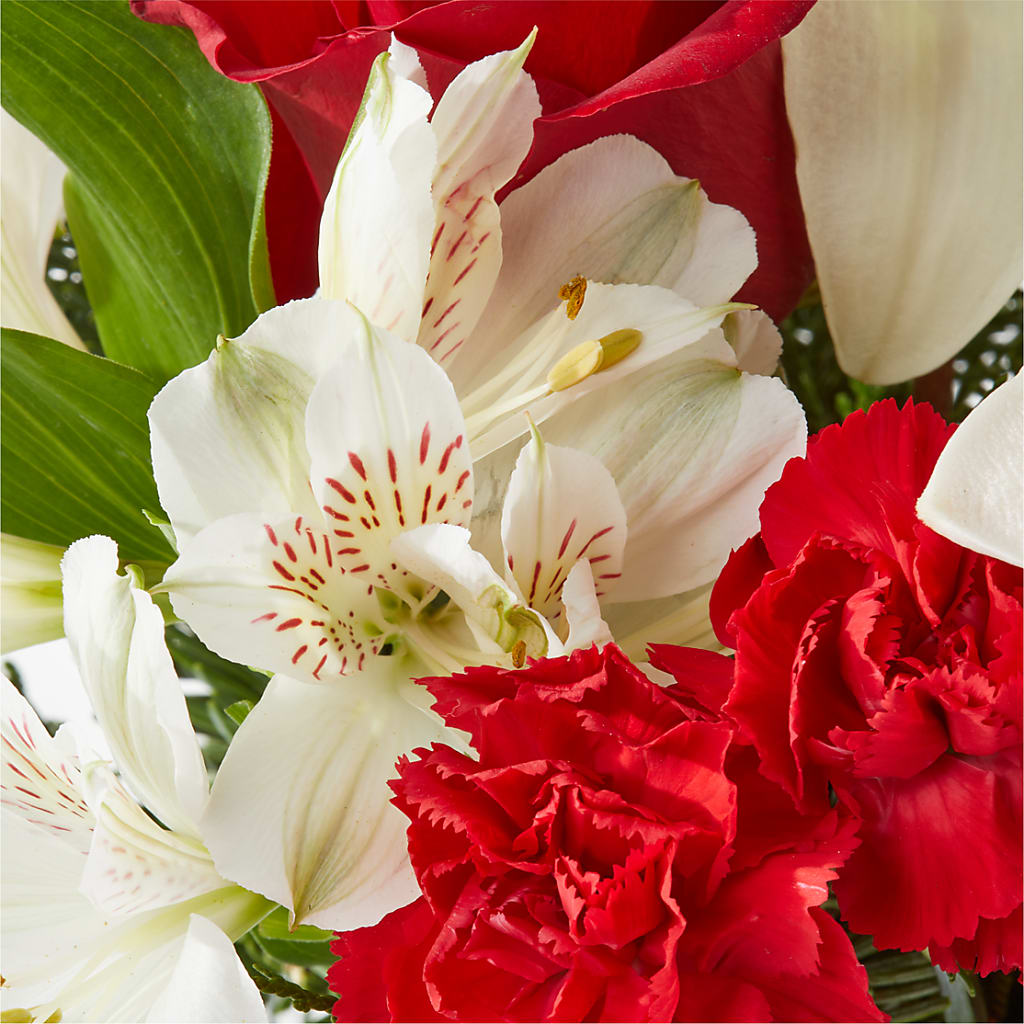 Holiday Season Bouquet –  Wilderness Treasures, Pickford MI