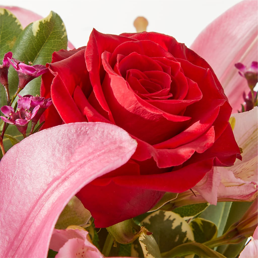 Lucky in Love Bouquet –  Wilderness Treasures, Pickford MI